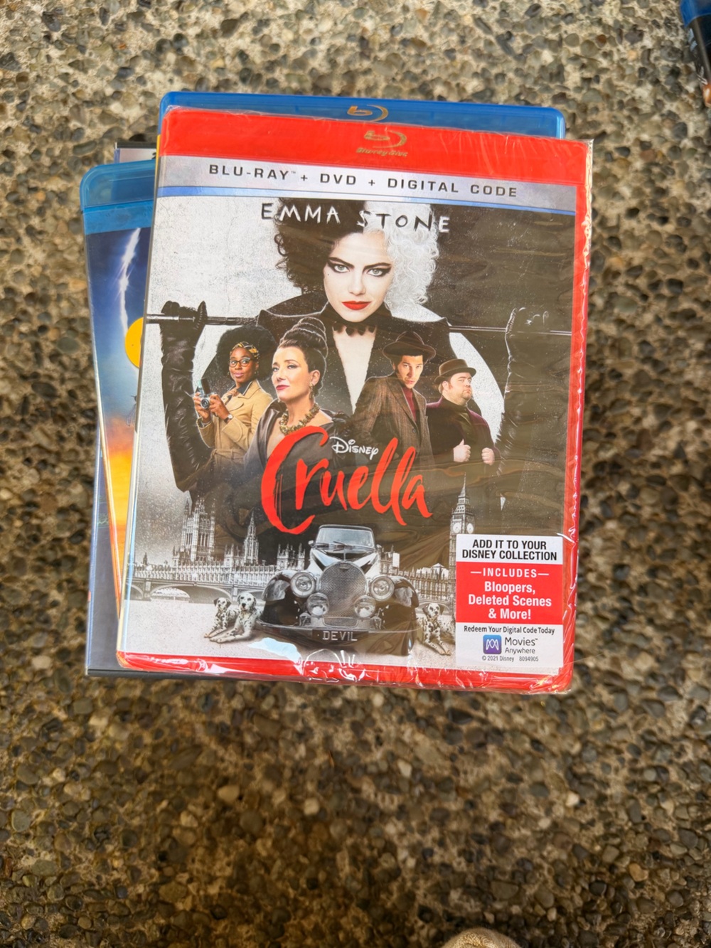 NWT Disney Cruella Movie Case with Red Accents